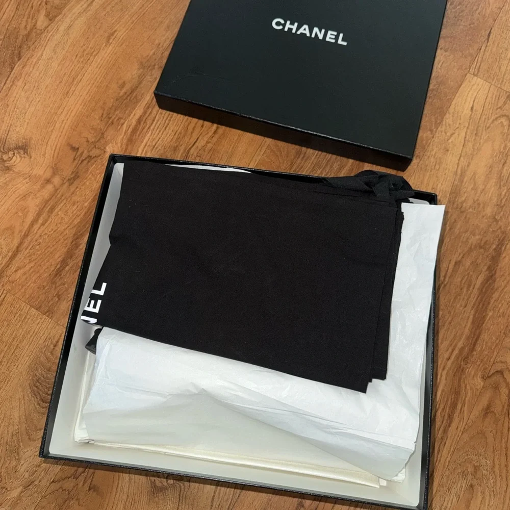NIB Chanel Boots - Picture 9 of 10